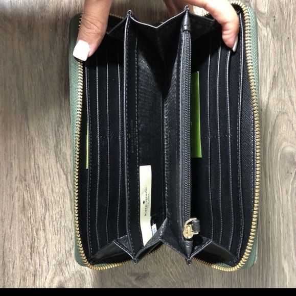 Kate spade ♠️ wallet - Picture 4 of 5